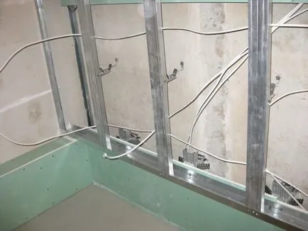 Care parte a monturii pentru gips carton de perete modul de atașare, la profilul din față, de stabilire (lateral) Care parte a monturii pentru gips carton de perete modul de atașare, la profilul din față, punând