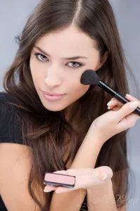 Cum de a alege un blush pentru brunete, blonde, femei maro cu părul, pentru pielea inchisa la culoare si lumina, make-up! (Blush) Cum de a alege un blush pentru brunete, blonde, femei maro cu părul, pentru pielea inchisa la culoare si lumina, make-up!