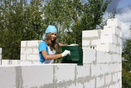 Cum de a construi o casa de beton celular cu mâinile lor, în special în construcții (cum să construiască o casă de beton celular cu mâinile lor) Cum de a construi o casa de beton celular cu mâinile lor, în special în construcții