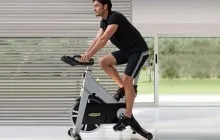 Cum să se ocupe de pe bicicleta eliptica pentru a pierde in greutate (dreapta) Cum să se ocupe de pe bicicleta eliptica pentru a pierde în greutate