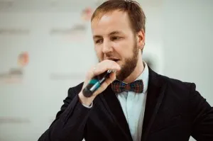 Cum de a lucra cu comitetele editoriale ale posturilor de radio - gazdă de radio, mediabitch
