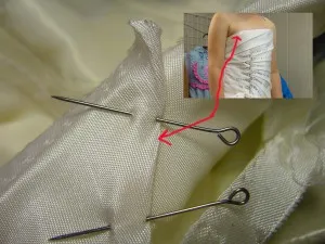 Cum să ia într-o rochie cu o fusta completă și căptușită (să ia în) Cum să ia într-o rochie cu o fusta completă și căptușită