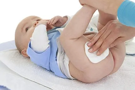 Cum să aibă grijă în mod corespunzător pentru un băiat nou-născut, o baie el, igienă pentru copii, ținând seama (cum să aibă grijă de un băiețel) Cum să aibă grijă în mod corespunzător pentru un băiat nou-născut, să-l facă baie, igienă pentru copii, luând în considerare