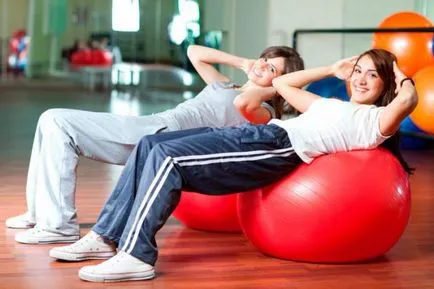 Cum de a face exercitarea pe podea răsucirea (răsucirea pe podea de rulare pe presa răsucire inversă situată pe podea) Cum sa faci răsucirea exercițiu pe podea