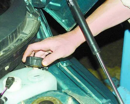 Cum să se scurgă în mod corespunzător antigel sau antigel din blocul motor și sistemul de răcire