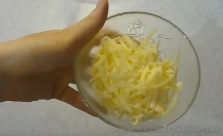 Cum de a găti o plăcintă cu carne de pui si ciuperci cu un pas cu pas fotografii reteta (capacitate de echipamente de testare) Cum de a găti o plăcintă cu carne de pui si ciuperci cu un pas cu pas reteta fotografii