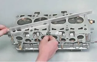 Cum se verifică chiulasa în 2114 - 2114 de reparare