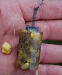 Groundbait pentru alimentator cu mâinile, capacitatea de capturare momeală
