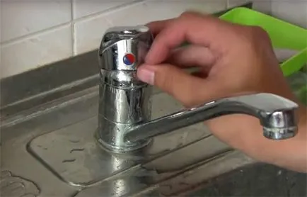 Cum să demontați singur mixer-pârghie cu mâinile lor (lor) Cum să demontați singur mixer-pârghie cu mâinile lor