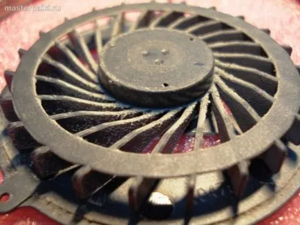 Cum să demontați și curățați laptop Acer aspiră 5750g mâinile proprii, maestru de lipit