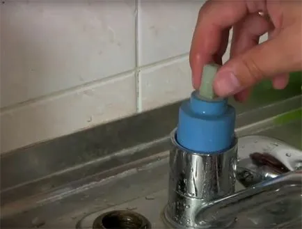 Cum să demontați singur mixer-pârghie cu mâinile (mixerului) Cum să demontați singur mixer-pârghie cu mâinile lor