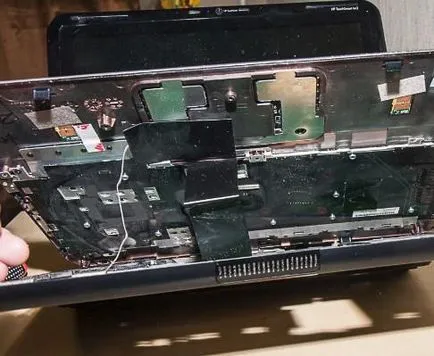 Cum să dezasamblați laptopul și curățați praful