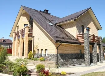 Cum de a face partea din față a casei, finisarea finisajelor fațadelor și designul