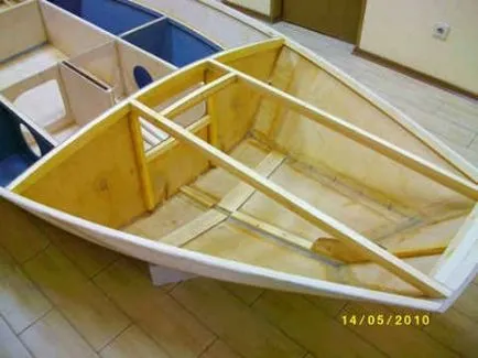 Cum de a face o barcă din placaj cu mâinile lor - oleor - muzica si versuri ale remorcii este (sunt) Cum de a face o barcă din placaj cu mâinile lor - oleor - muzica si versuri ale remorcilor