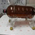 Cum de a face un porc de sticle de plastic pentru grădină și grădină (plastic) Cum de a face un porc de sticle de plastic pentru grădină și grădină