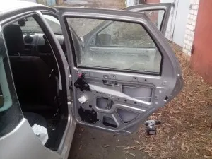 Cum să eliminați și să instalați ușile laterale pe mașinile VAZ