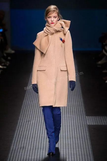 Cum de a purta o eșarfă în stil, moda si stil
