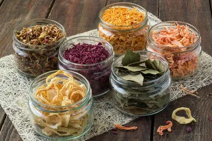 Cum să se usuce ierburi în uscătorul pentru legume (uscate) Cum să se usuce ierburi în uscător pentru legume