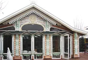Cum de a decora fațada opțiunilor decorarea casei cu mâinile lor (pentru a decora fațada casei) Cum de a decora fațada casei, cu mâinile propriile sale opțiuni de ornamente