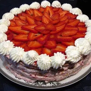 Cum de a decora un tort de fructe la domiciliu, pas cu pas fotografie