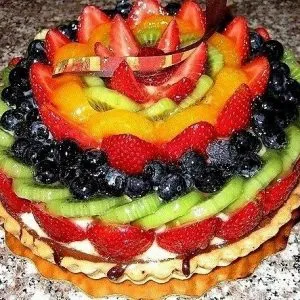 Cum de a decora un tort de fructe la domiciliu, pas cu pas fotografie