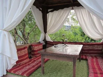 Cum de a decora chioșc în țară cu propriile mâini idei interesante și o fotografie (modul de a decora foișor cu mâinile în dăruirea fotografie poate fi o grădină) Cum de a decora chioșc în țară cu propriile mâini idei interesante și fotografii