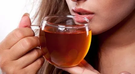 Cum de a afișa petele vechi de ceai, la nici o urmă