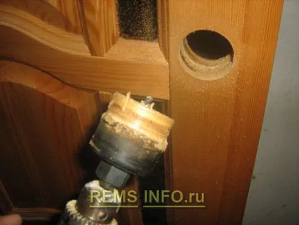 Cum de a încorpora ușile de interior castel cu mâinile lor (usa) Cum de a încorpora ușile de interior castel cu mâinile lor