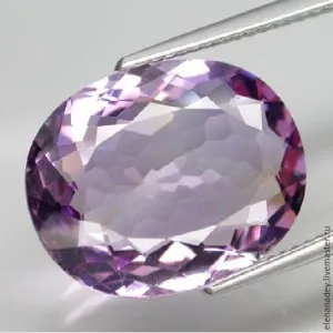 Ametrine proprietăți de piatră, fotografii, semn zodiacal, culoare și valoare (piatra) proprietăți de piatră AMETRIN, fotografii, semn zodiacal, culoare și valoare