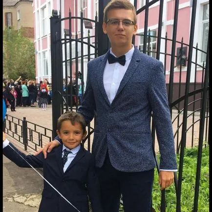 La fel ca și copiii lor stele sarbatorit ultimul clopot (copii) La fel ca stelele și copiii lor au sărbătorit ultimul clopot