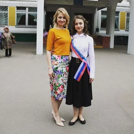 La fel ca stelele și copiii lor au sărbătorit ultimul clopot ( „Instagram“ căutare stele) La fel ca stelele și copiii lor au sărbătorit ultimul clopot