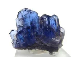 tanzanite Piatra proprietăți magice și importanța în semnele zodiacale (foto) (valoare) tanzanite Piatra proprietăți magice și importanță în semnele zodiacului (foto)