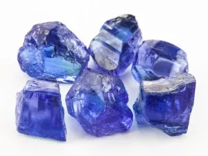 tanzanite Piatra proprietăți magice și importanța în semnele zodiacale (foto) (Tanzania) tanzanite Piatra proprietăți magice și importanță în semnele zodiacului (foto)