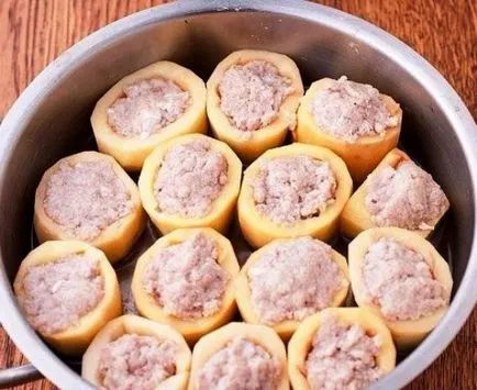 Cartofi umplute cu carne