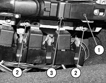 Controlorul (unitatea de control), - sistemul de control electronic al motorului (sistem de injecție de combustibil