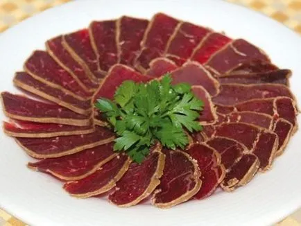 Frumos nu au interzice basturma - carne uscată de la (e) Est Frumos nu au interzice basturma - sacadat de la est