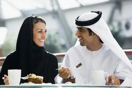 Risipirea mituri! De fapt, femeile trăiesc în Emiratele Arabe Unite (live) Risipirea mituri! De fapt, femeile trăiesc în Emiratele Arabe Unite