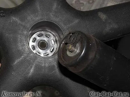 Scaun de reparare cu mâinile sale, reparații (scaun) Scaun de reparare cu mâinile sale, reparații