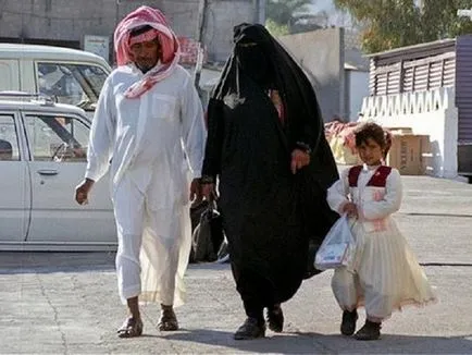Risipirea mituri! De fapt, femeile trăiesc în Emiratele Arabe Unite (de fapt, femeile trăiesc în Emiratele Arabe Unite) Risipirea mituri! De fapt, femeile trăiesc în Emiratele Arabe Unite