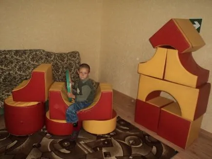 Reabilitarea minorilor - centru social și reabilitare pentru minori roșu
