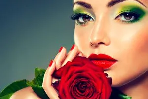 Petale utilizate în produsele cosmetice pentru față și a părului (masca, crema, apa trandafir) (frunze) Petalele utilizate în produsele cosmetice pentru față și a părului (masca, crema, apa de trandafir)
