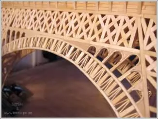 Lobzik - Jigsaw - Turnul Eiffel de la meciuri - mâini nebun