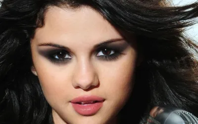 Selena Gomez machiaj, știri și fotografie 2017