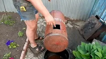 Căldărar-Smokehouse de butelii de gaz cu mâinile lor (25 poze) - triniksi (găuri) Căldărar-Smokehouse de butelii de gaz cu mâinile lor (25 poze) - triniksi