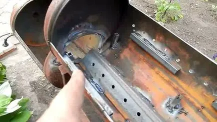 Căldărar-Smokehouse de butelii de gaz cu mâinile lor (25 poze) - triniksi (găuri) Căldărar-Smokehouse de butelii de gaz cu mâinile lor (25 poze) - triniksi