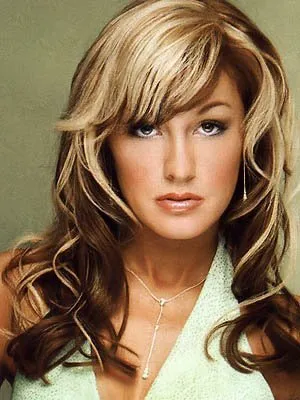 Repere pe parul inchis la culoare de 48 de fotografii înainte și după în selecția noastră