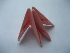 Ansamblu circuit de flori origami modular