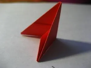 Ansamblu circuit de flori origami modular