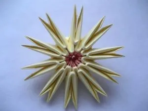 Ansamblu circuit de flori origami modular