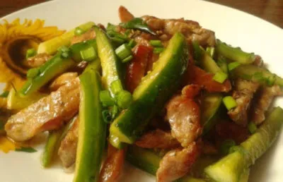 Salata de carne cu castravete proaspat